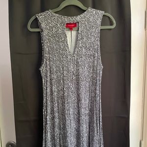 Jennifer Lopez Sleeveless Keyhole Dress